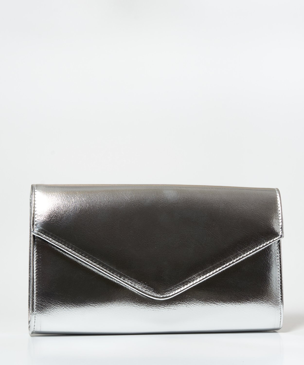 Bolso de mano metalizado solapa 